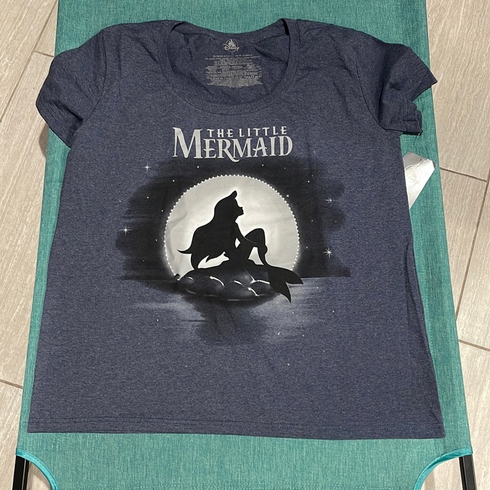 NWT Disney Little Mermaid Ariel Size L Shirt